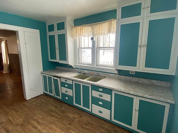 5th image of 540 Florence Ave