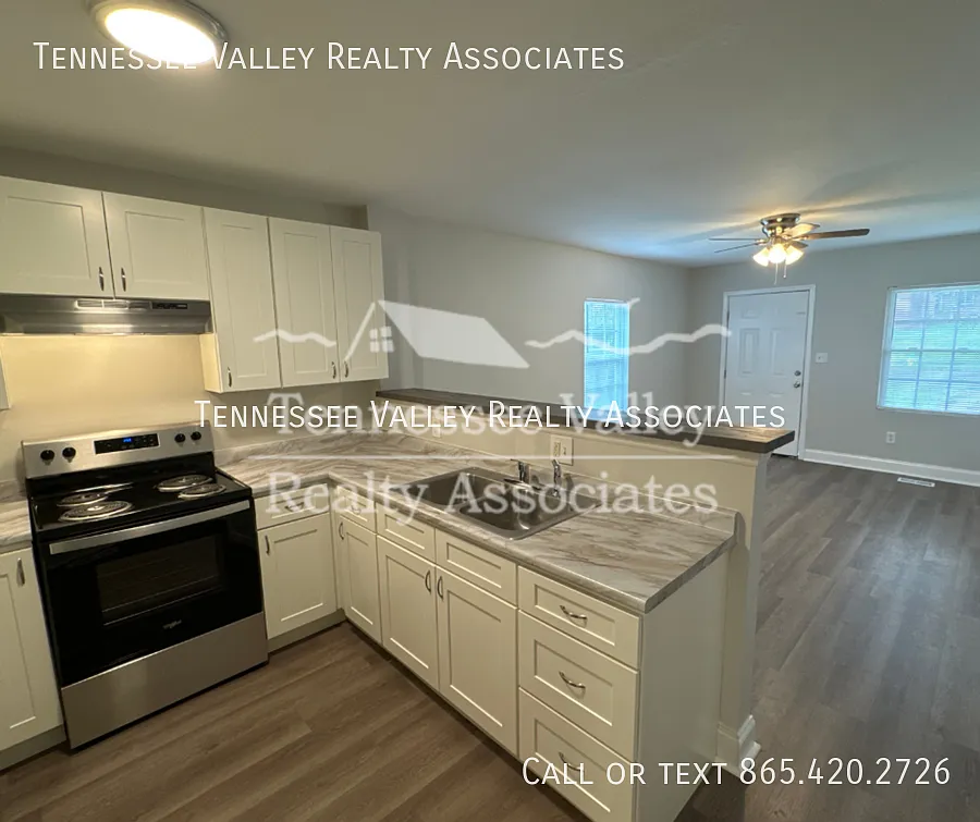 All New! Renovated, Move In Ready 1 Bed/1 Bath Convenient To Downtown And I-40! — Photo 4