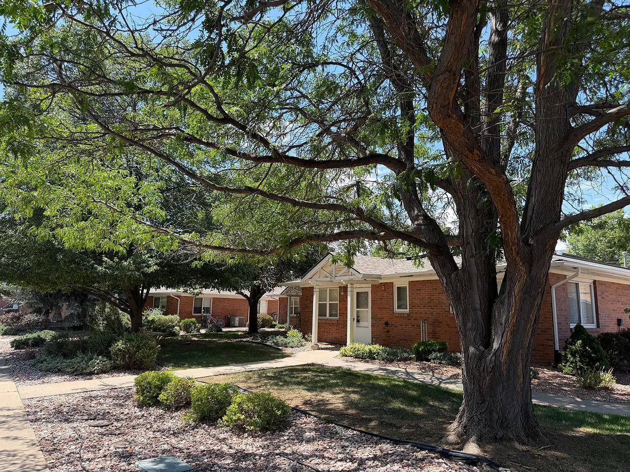 3 bed, 1100 sqft, $2,495 — Photo 1