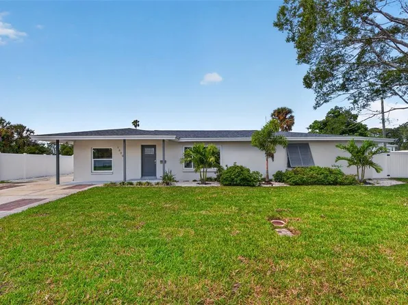 4899 Venetian Pl NE, Saint Petersburg, FL 33703