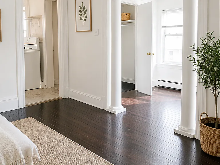 326 Fern Ave #2R — Photo 1