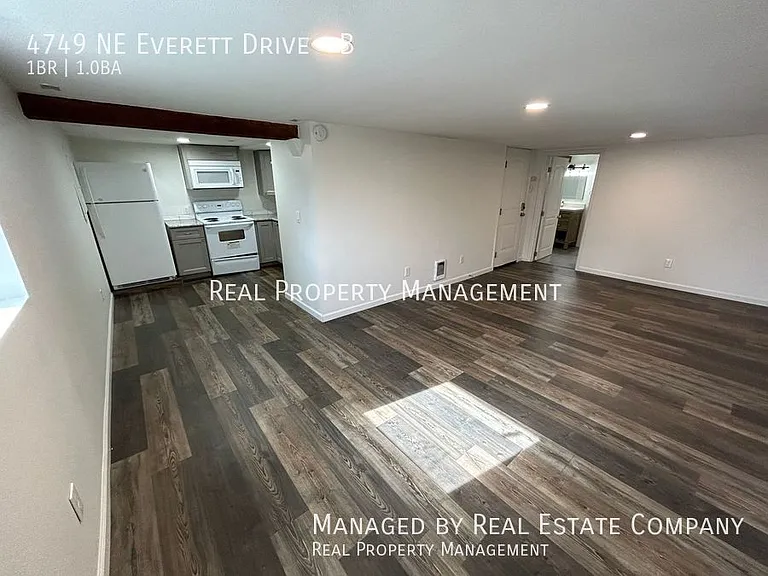 4749 NE Everett Dr #B — Photo 5