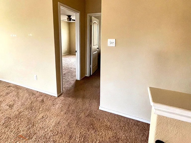 6915 Quantum Loop — Photo 21