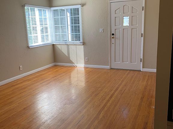 3rd image of 2938 Warm Springs Dr