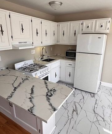 2nd image of 44 Spring St APT 2