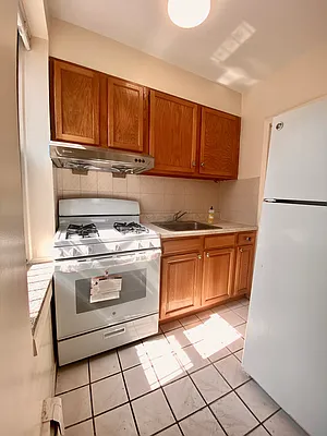 Rented by Capri Jet Realty Corp | media 3