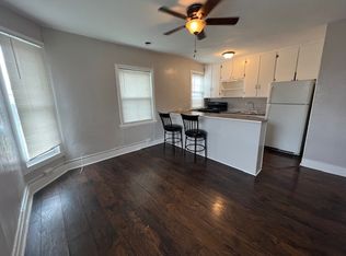 557 Locust St APT 3, Valparaiso, IN 46383