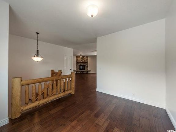 4th image of 7994 N Springshire Dr