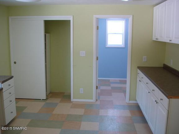 3rd image of 513 Huizenga Ave