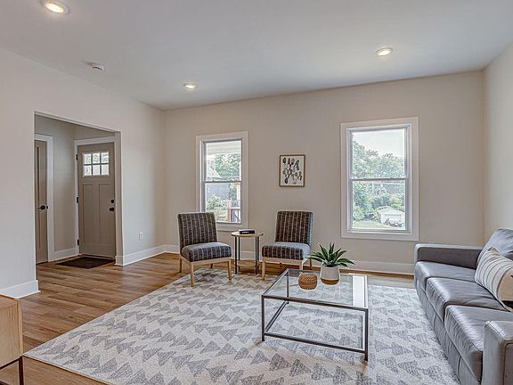 4th image of 1718 Mills Ave