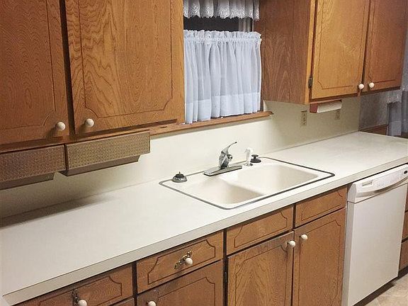 5th image of 1602 Celia Dr