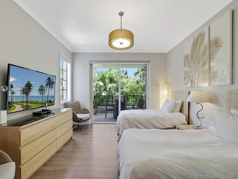 19126 Fisher Island Dr #19126 — Photo 27