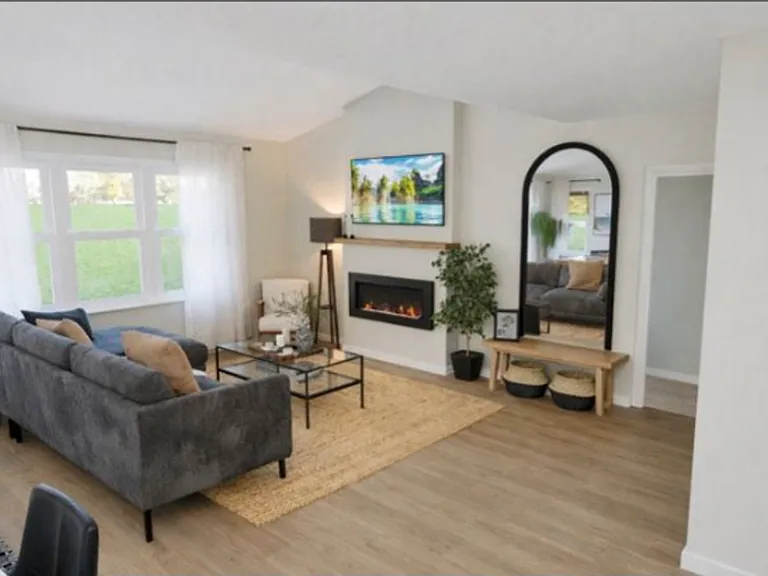932 Eisenhower Blvd — Photo 3
