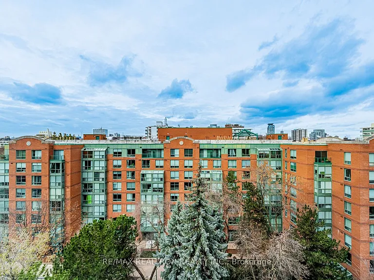 284 Bloor St W #903 — Photo 27