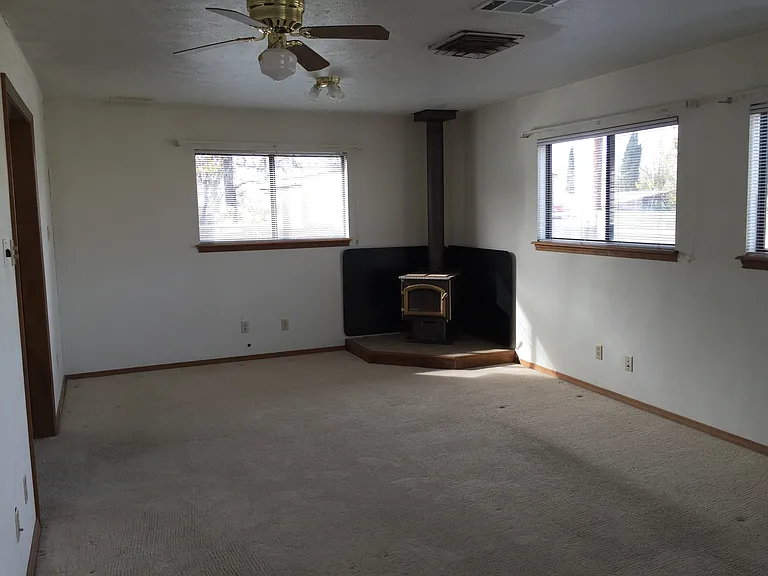 1203 Hendrix Ave — Photo 3