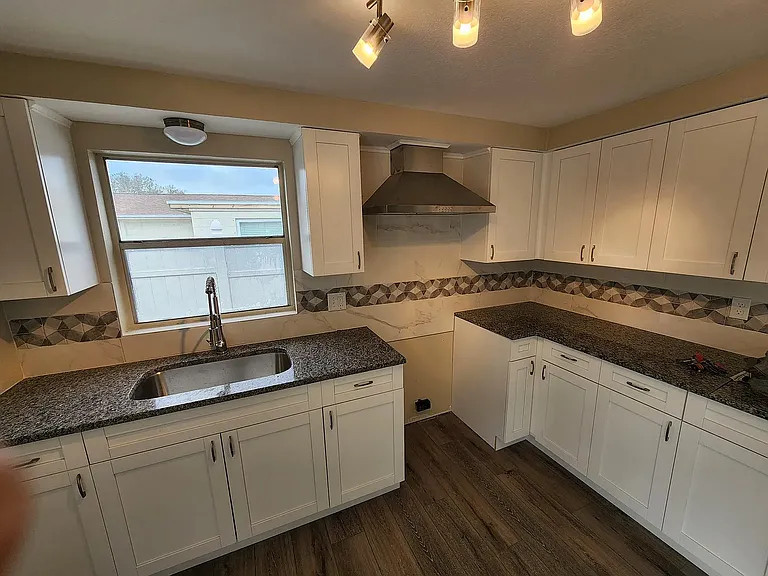 1709 Coppertree Dr — Photo 3