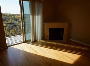 1700 Riverwoods Dr APT 702, Melrose Park, IL 60160