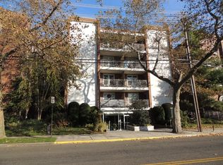 100 Brooklyn Ave APT 3E, Freeport, NY