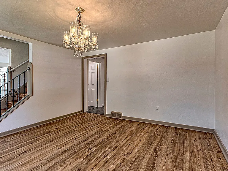 1524 Mansion Pl — Photo 6