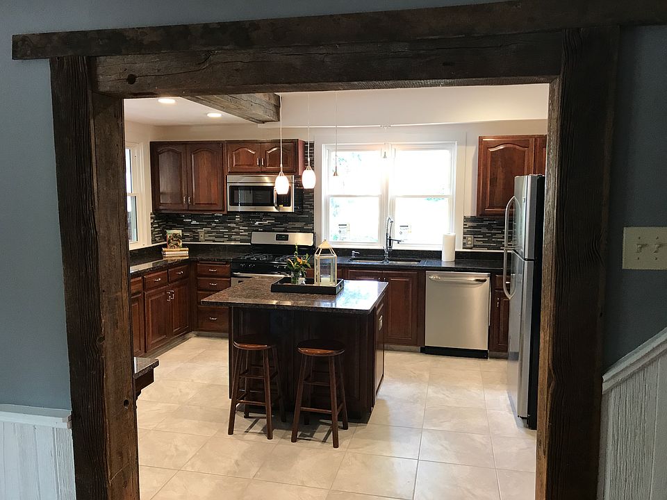 1st image of 377 Elyria Ave