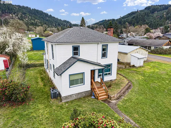 106 S Main St, Drain, OR 97435