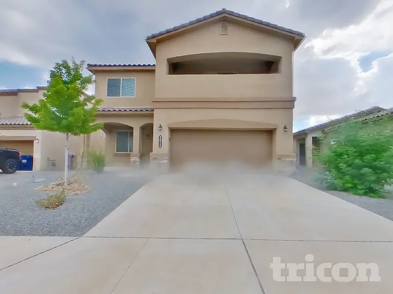 1612 Valle Vista Rd NW — Photo 1