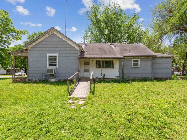 902 S C St, Wellington, KS 67152