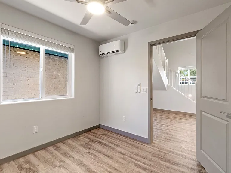 1720 E Edison St — Photo 39