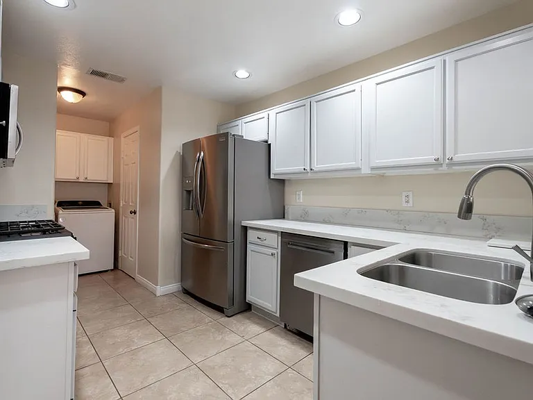 8217 Diamond Star Ct — Photo 5