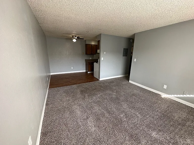Prospect Pointe Apartments — Photo 48