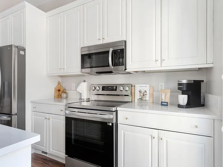 7 Corinne St — Photo 12