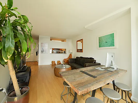 Rented by Cooper & Cooper Real Estate | media 10