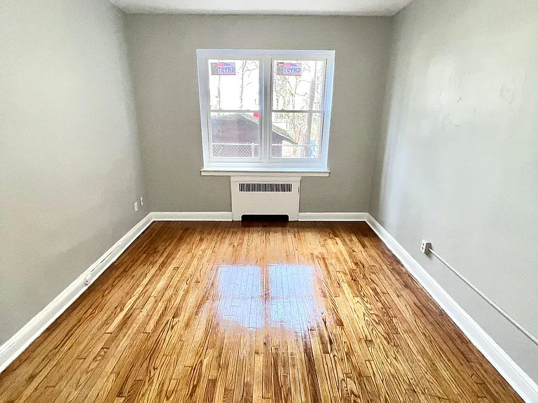 297 Lincoln Avenue — Photo 8