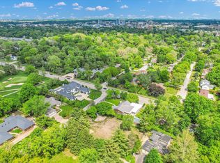 21 Greencroft Dr, Champaign, IL 61821