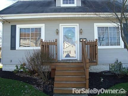 2nd image of 303 E Friend St