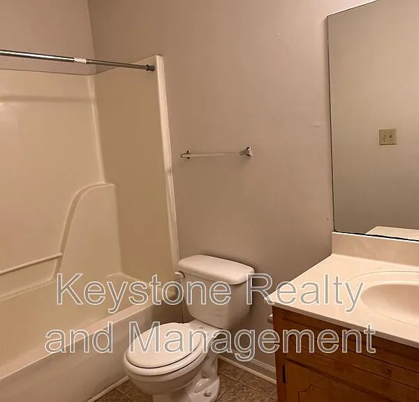 665 Artic Ave — Photo 10
