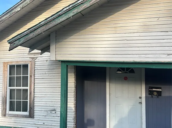 2560 Peak St, Fort Worth, TX 76106