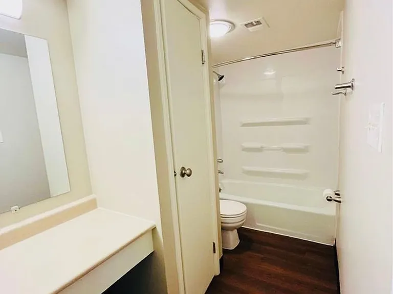 918 Heritage Ct #102 — Photo 14