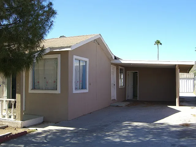 1406 W Vogel Ave — Photo 1