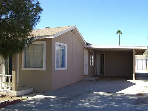 1406 W Vogel Ave Photo 1