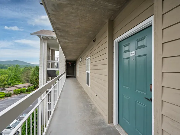 205 Ogle Dr #133, Pigeon Forge, TN 37863