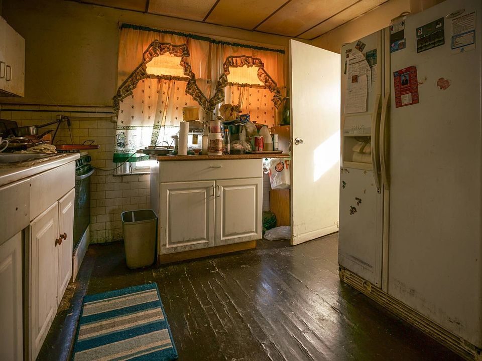 2nd image of 11553 Dunkirk St