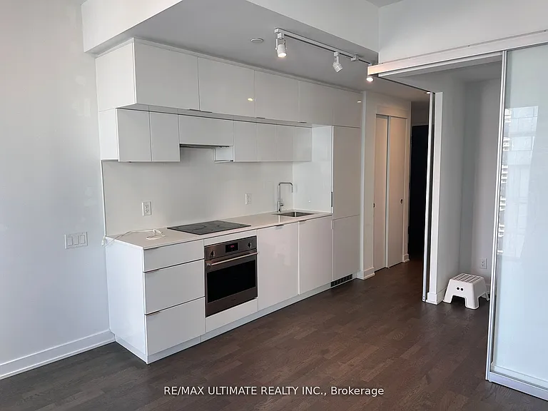 185 Roehampton Ave #1902 — Photo 3