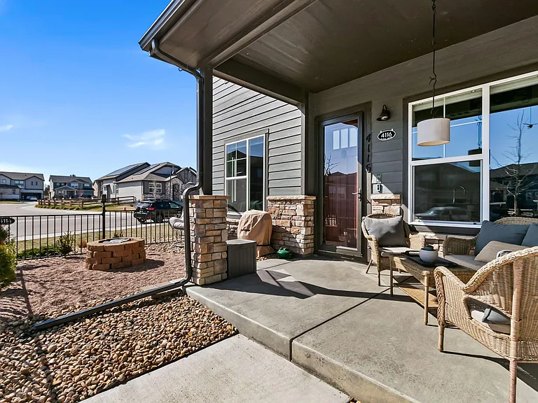 4116 S Park Dr — Photo 2