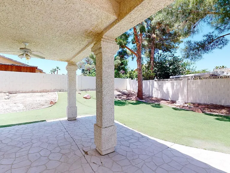 2570 Quail Wood Ct — Photo 36