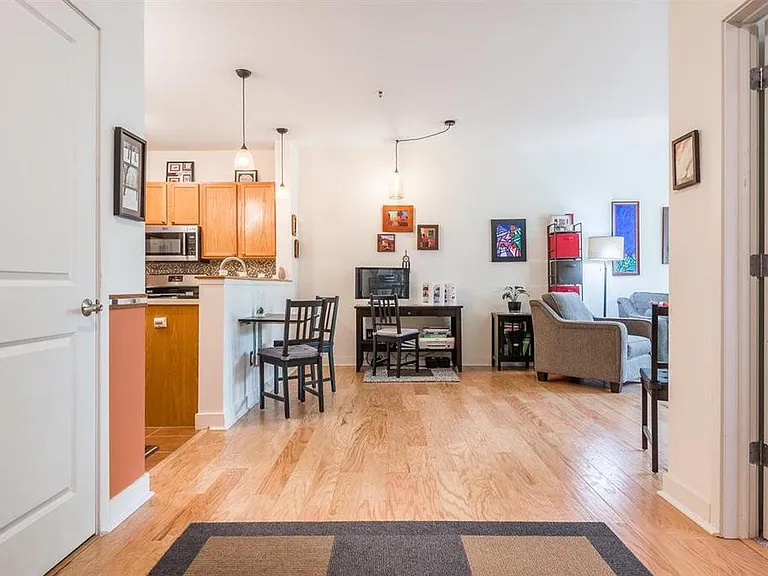410 Farrell St — Photo 2