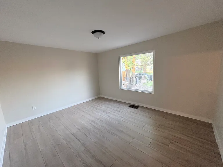 402 N Beville Ave — Photo 6