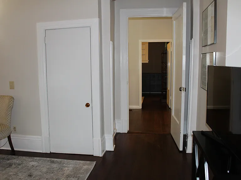 321 10th St NE #2 — Photo 25