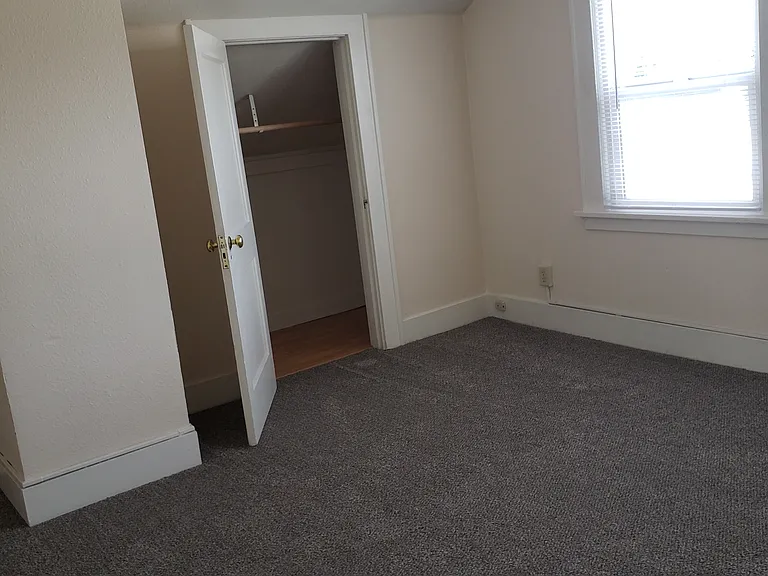 4945 NE Grand Ave #3 — Photo 10