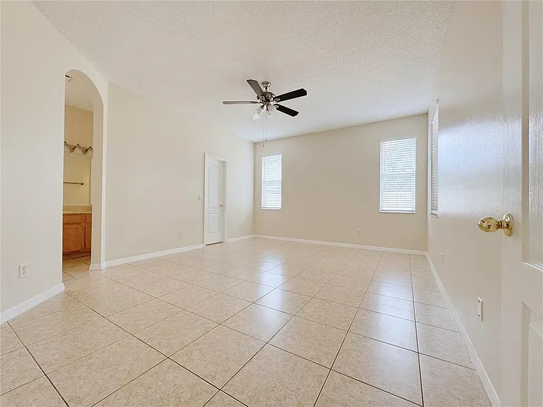 4932 Bellthorn Dr — Photo 13